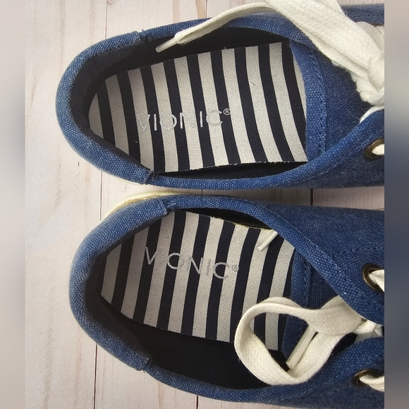 Vionic Womens Hattie Lace Up Sneakers - Picture 7 of 9